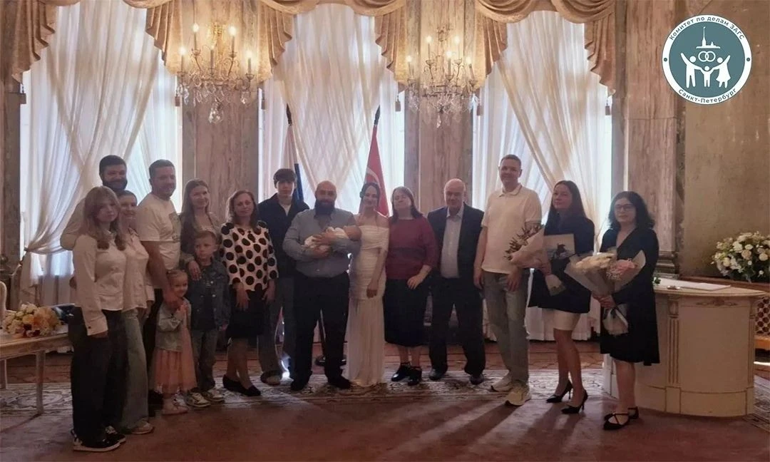 Двойной праздник во Дворце «Малютка»: здесь сыграли свадьбу и зарегистрировали рождение...
