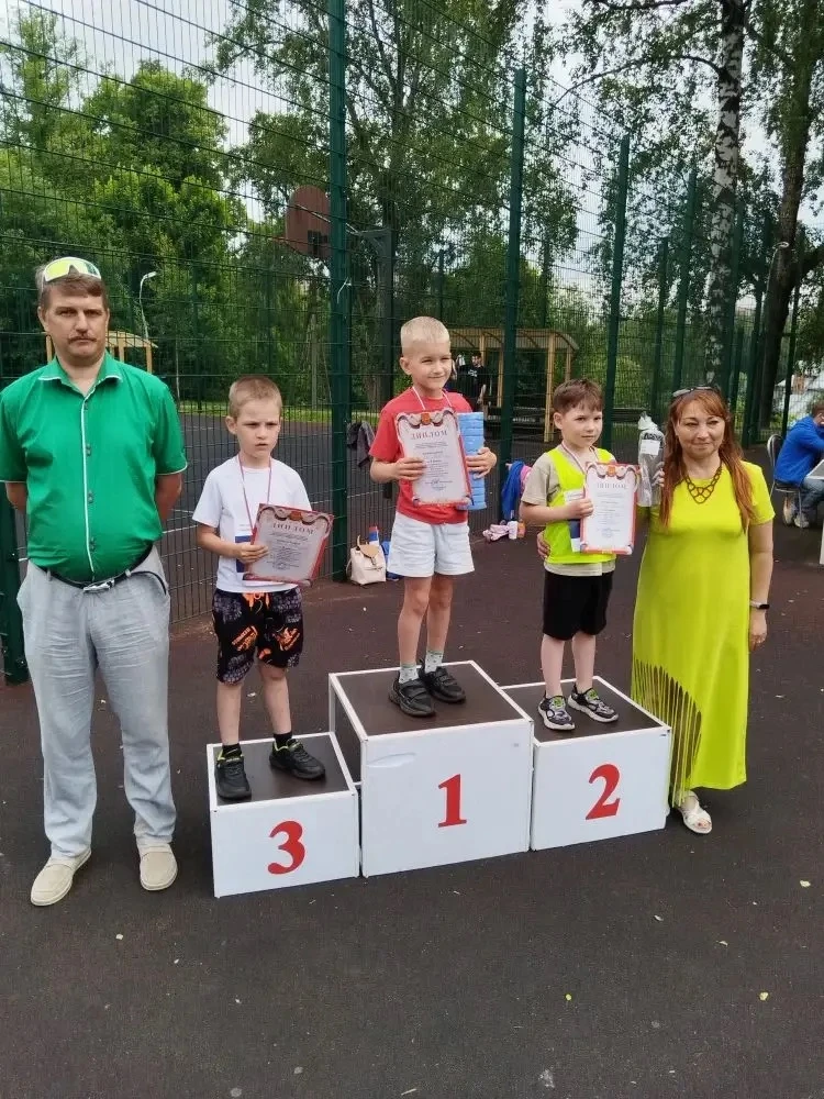 #СтраницыДостижений

🏃Сегодня в Муринском парке прошёл детский легкоатлетический кросс «1000 шагов»