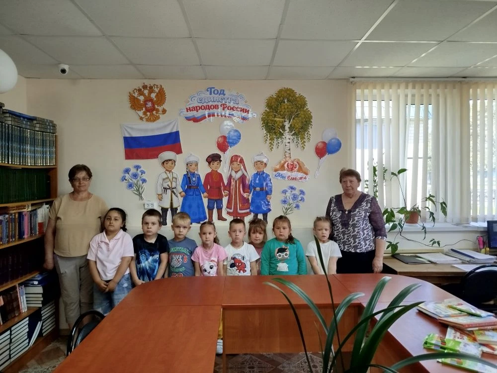 В жизни ребенка наступает момент, когда необходимо знакомиться с большим потоком книг, ...