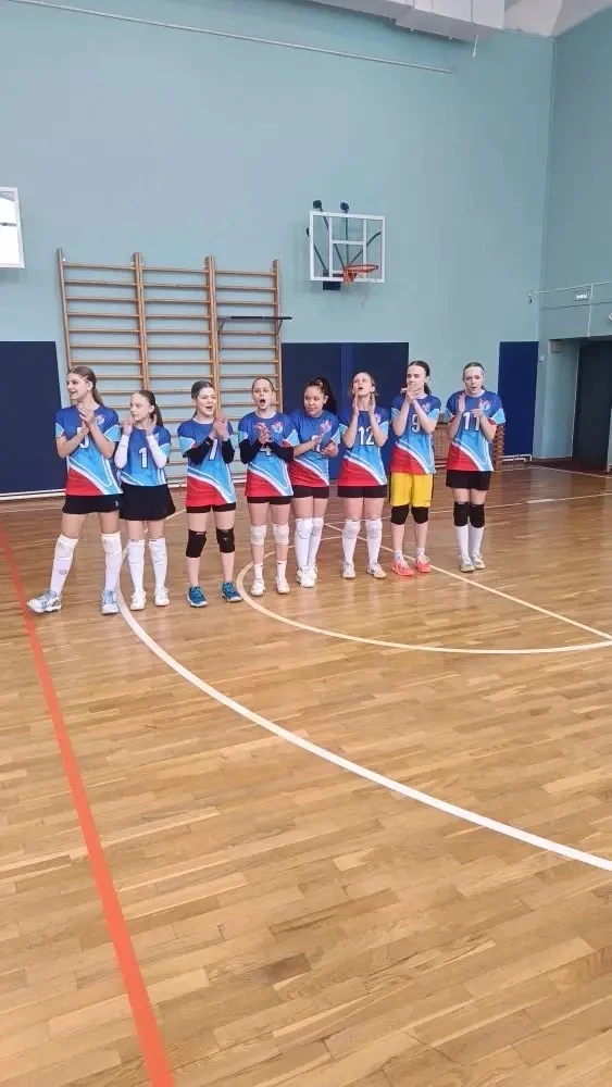 🏐🎉 Наша школа завоевала 1 место на Первенстве города по волейболу среди 5-7 классов! С 16 по 26 март