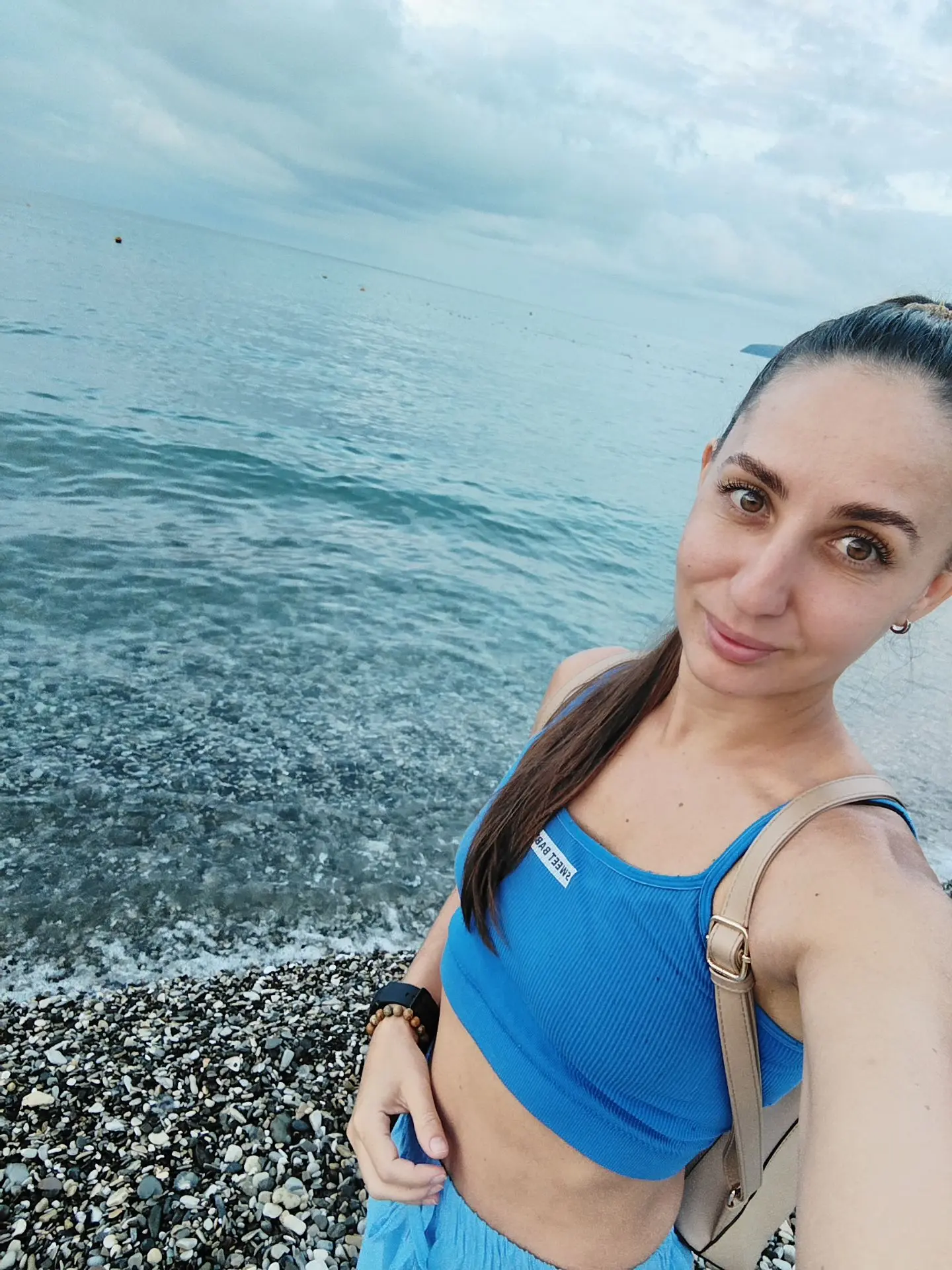 Вот наконец-то море🥰теплая вода и этот шум прибоя не передать