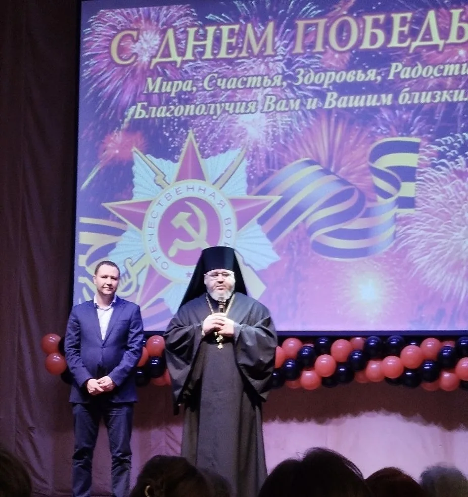 Сегодня на базе школы №579 состоялось торжественное мероприятие - праздничный концерт, посвященный 8