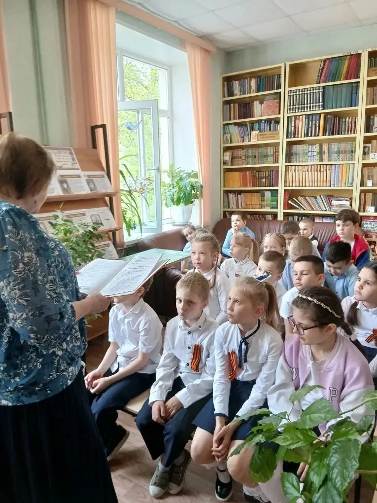 6 мая в школьной библиотеке (корпус 2) ученики 1А класса присоединились к Международной акции «Читае