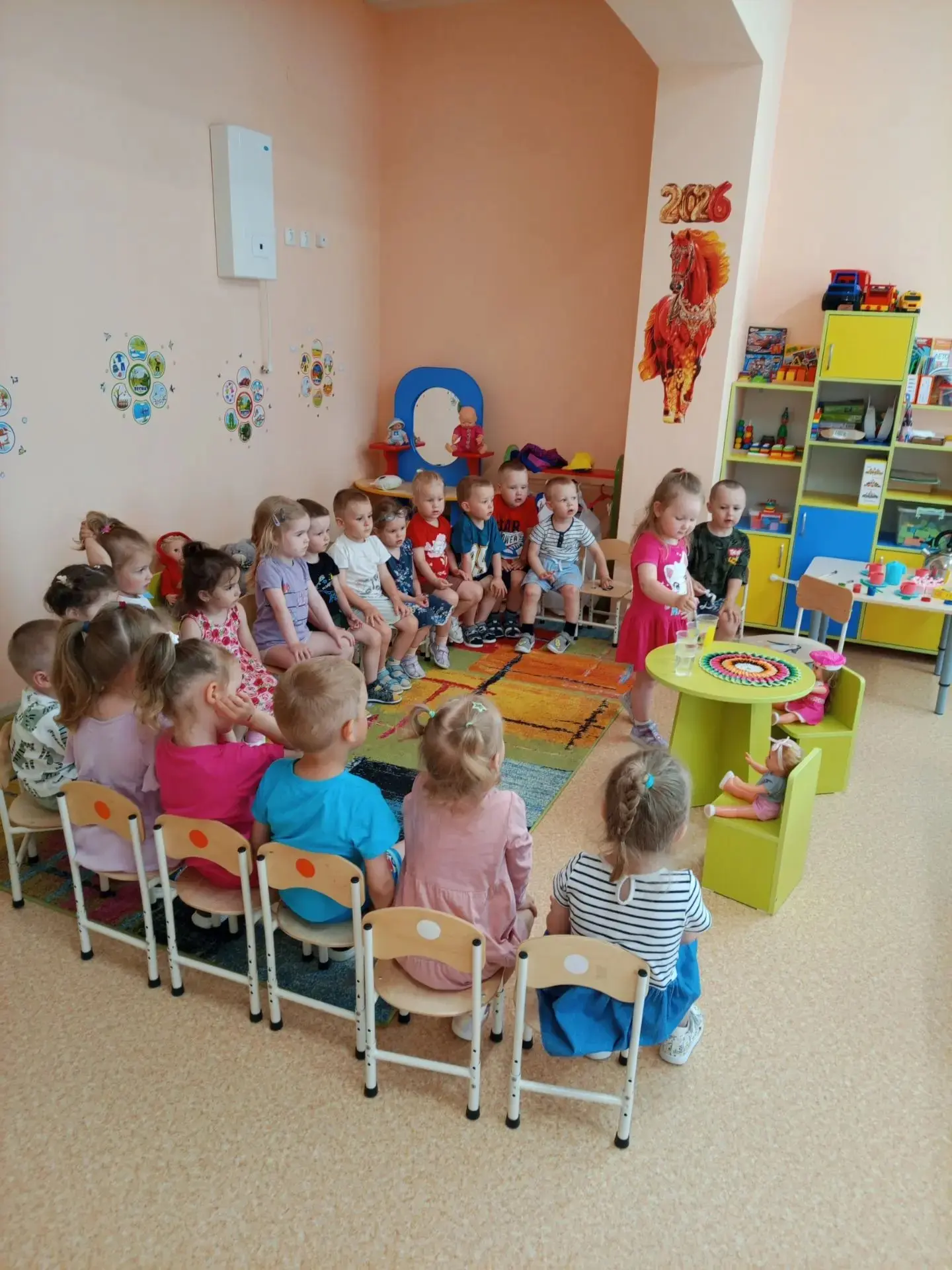 👨👧Веселые будни в детском саду!
Большую часть времени наши воспитанники проводят в детском саду. 
