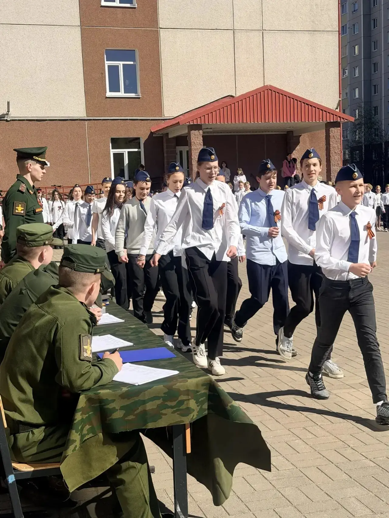 🇷🇺Линейка Памяти, акция «Георгиевская ленточка», смотр строя и песни - настоящий дух патриотизма!  С