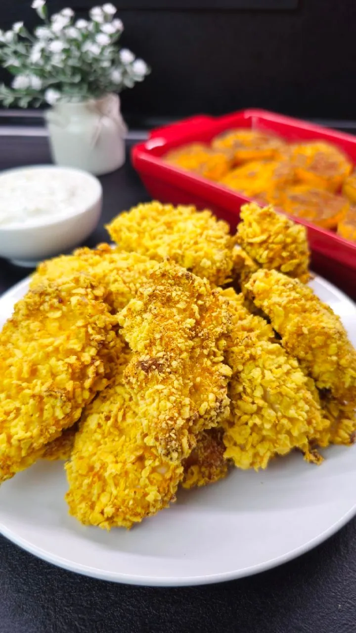Куриные стрипсы без масла

Такие куриные стрипсы готовятся в духовке без использования фритюра, поэт