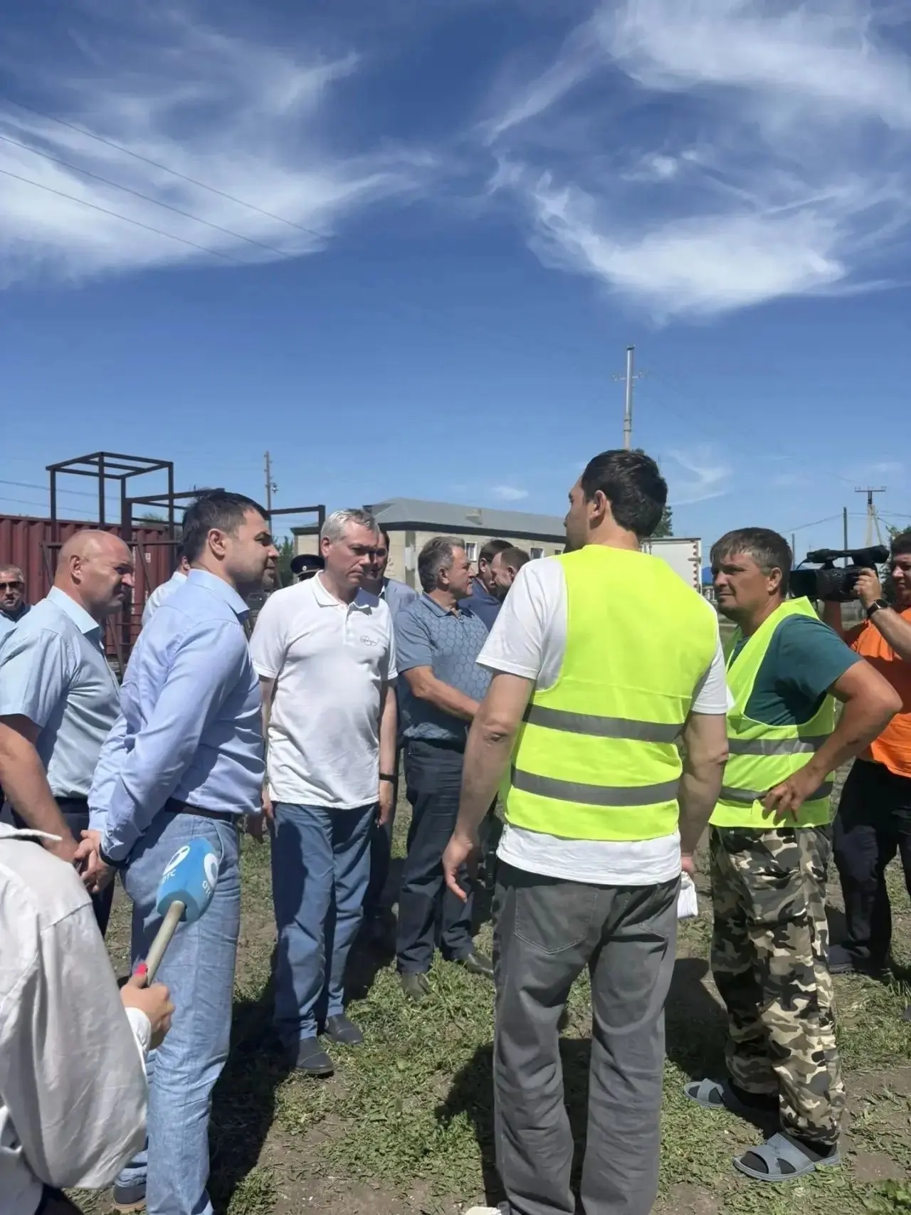 🏥 Андрей Травников проверил строительство ФАПа в Верх-Урюме

Губернатор Новосибирской области проко
