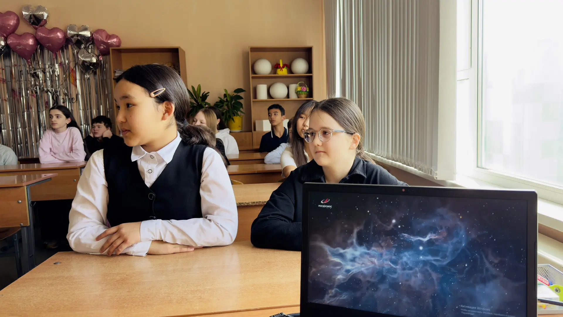 🏫 Утро после каникул в нашей школе начинается традиционно с разговоров о важном! Тема классного часа