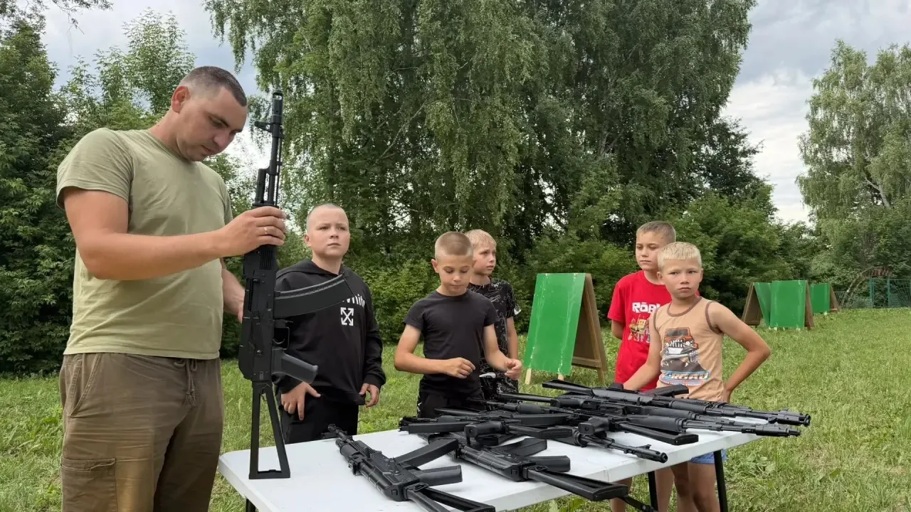 Добрый день, подписчики нашего канала🤗

Делимся новостями с нашего пришкольного лагеря🔆🏡🔆

17 ию