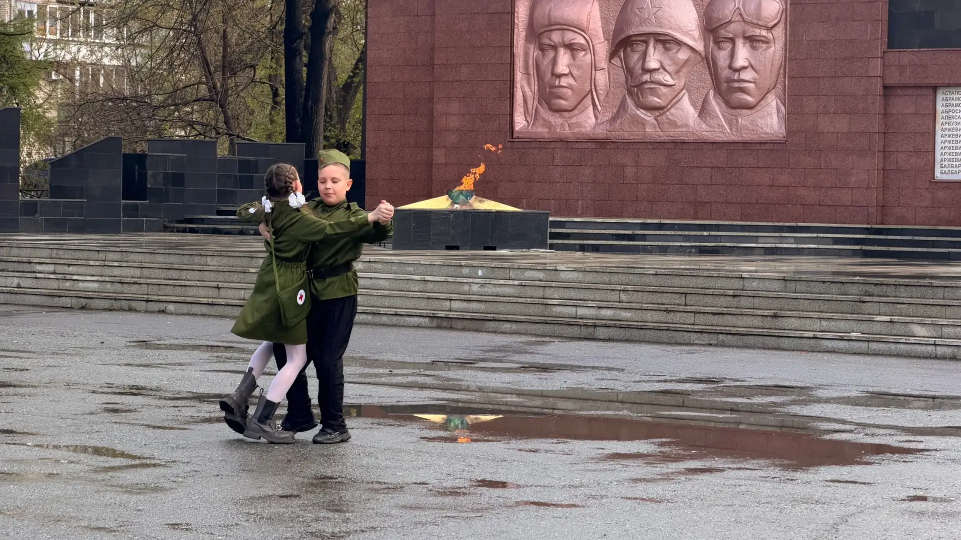 В Южноуральске прошёл автопробег, посвящённый Великой Победе.
