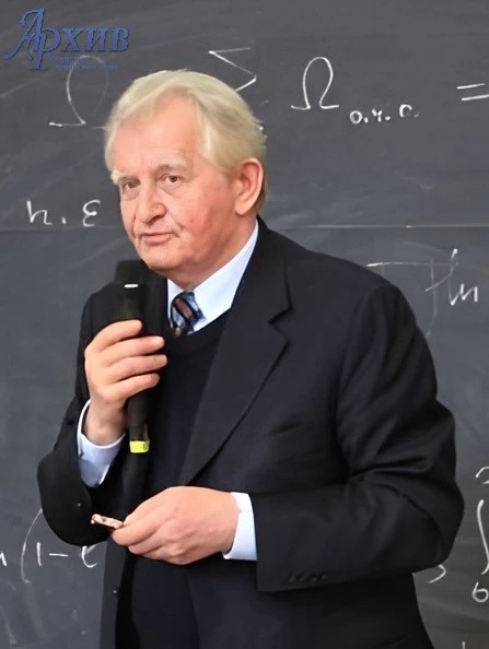 Исследователь лазеров