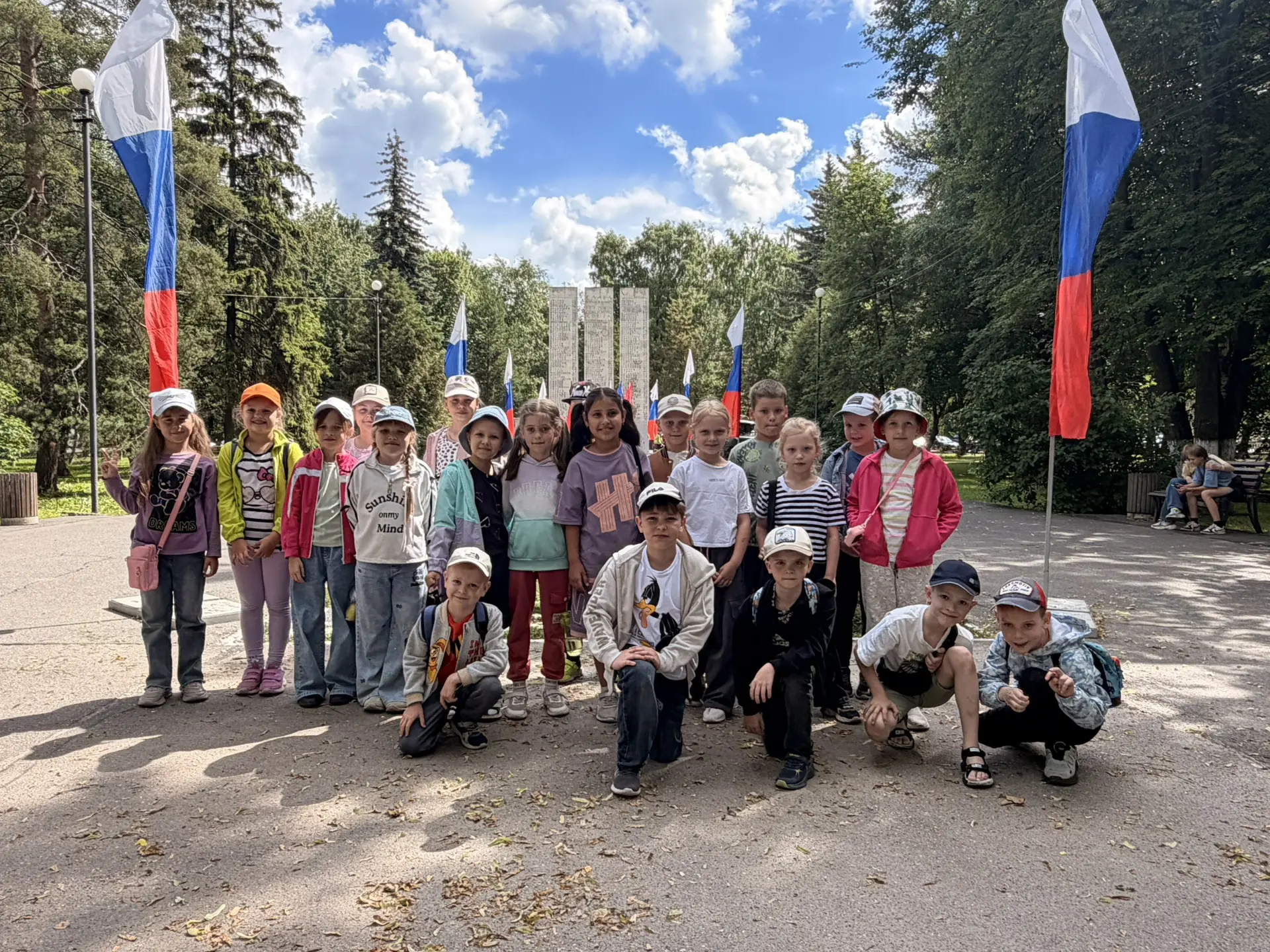22 июня - День памяти и скорби, день начала Великой Отечественной войны. 

Чтобы эта память жила веч