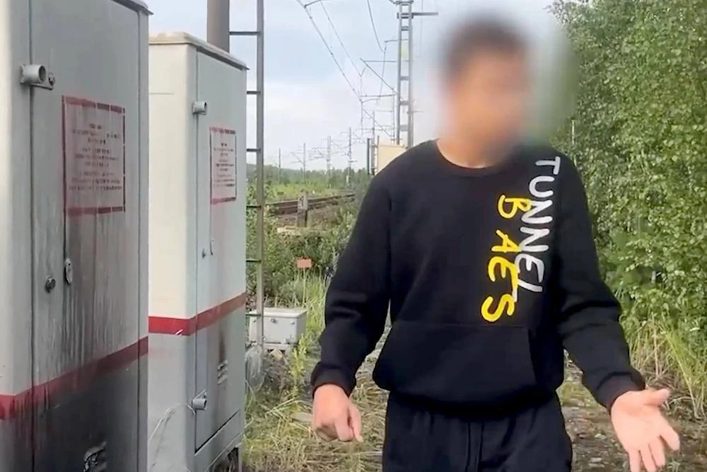😳 «Дайвинчик» для диверсантов: школьников из Ульяновска вербовали через приложение для свиданий.

И