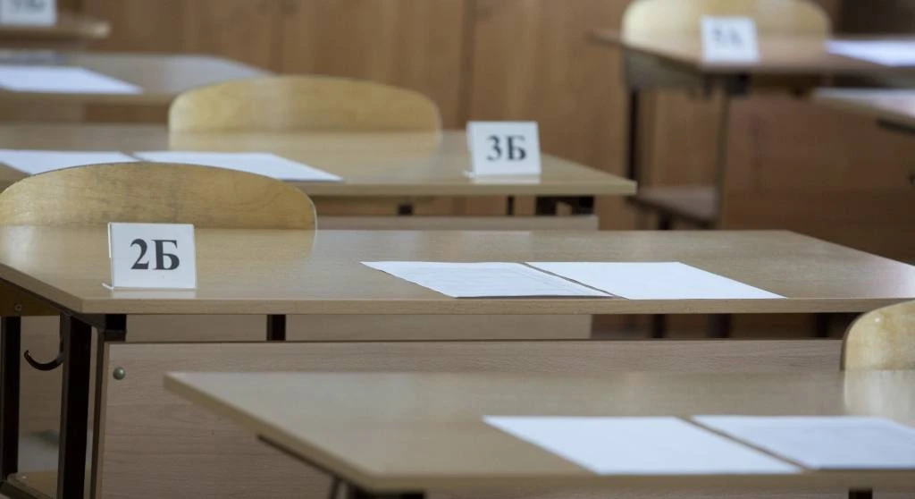 Выпускники Кимовского района сдают первые экзамены

У одиннадцатиклассников началась горячая пора — 