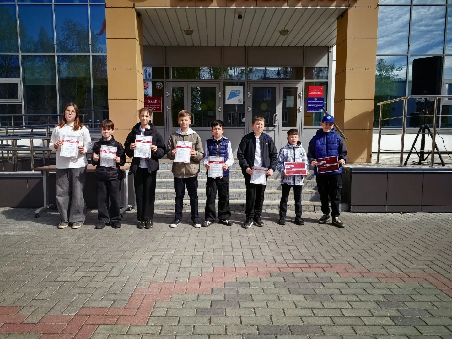 "Последняя линейка" в 5–6? Это не грусть, а перезагрузка 😎  Пока старшеклассники плачут в жилетки и 