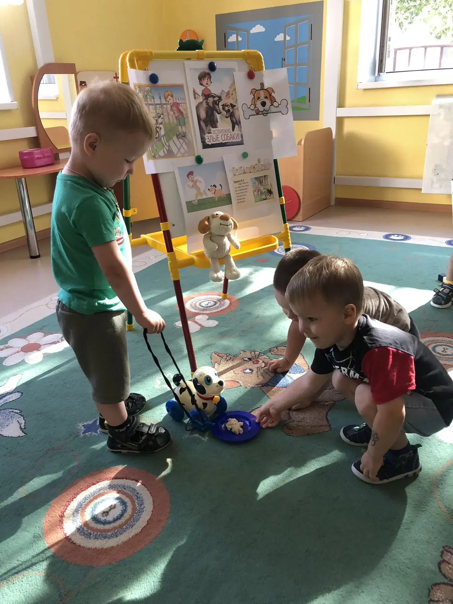 «Осторожно, злая собака!»: учимся безопасности с малых лет. Сегодня в нашей младшей группе прошла не