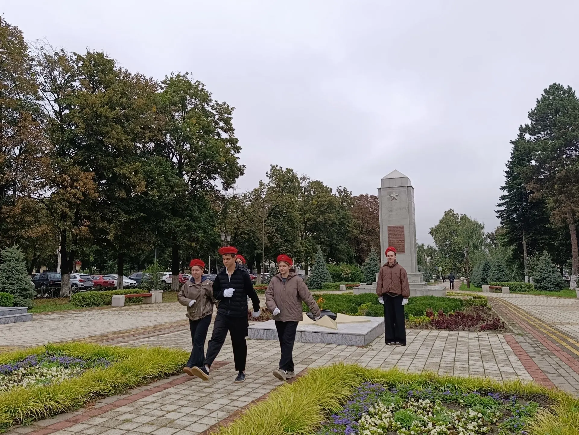 📢 Сегодня на Пост №1 заступили ученики нашей школы!