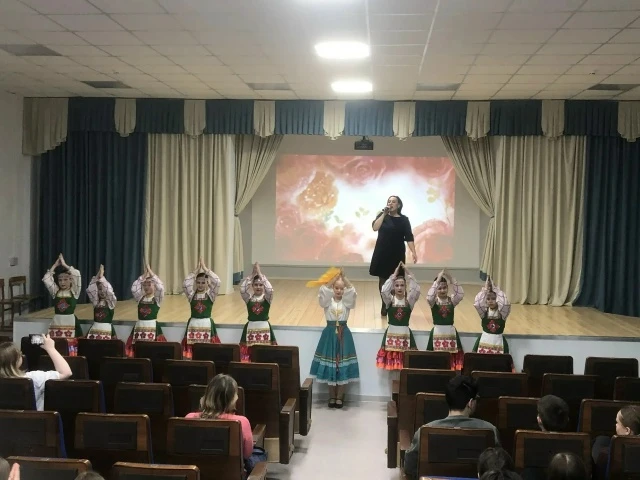 11 марта в нашей школе прошёл яркий праздничный концерт «Весны очарование». С творческой программой 