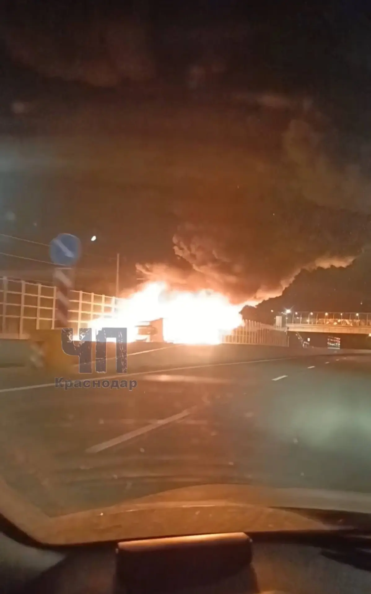 В полиции Краснодара рассказали, что возгорание случилось из-за технической неисправнос...