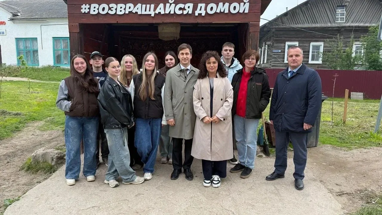 Вы знали, что простая автобусная остановка в Пежме - популярна на всю Россию?
