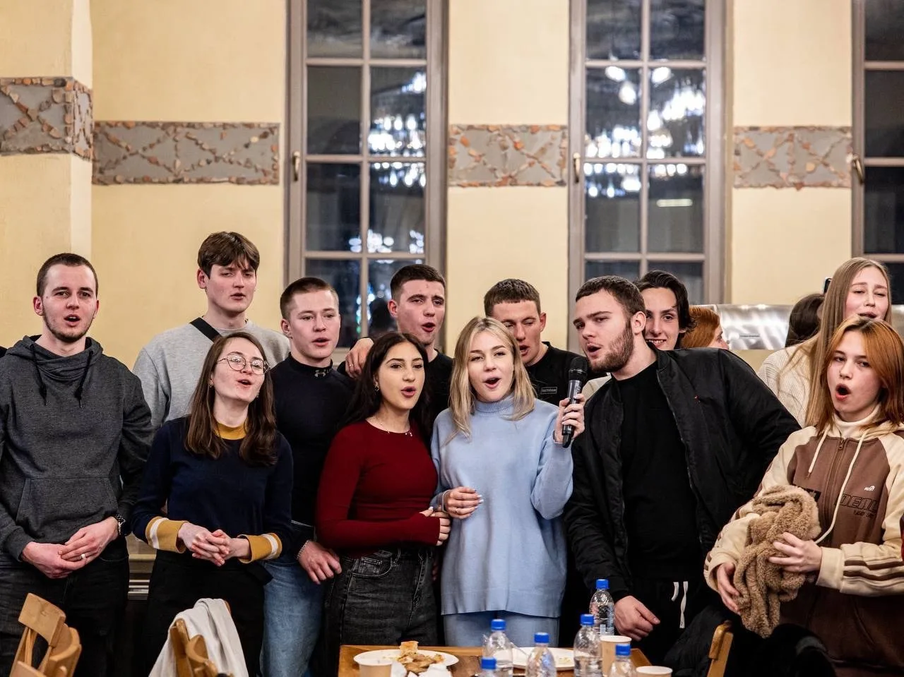 ⚡️Сегодня вечером зажигаем в «Точке опоры»!   Будет живая музыка, кавер-группа, любимые треки и тот 