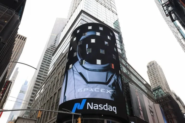 IPO SpaceX: продать акции, купить время

Выход этой частной космической компании на биржу стал одним