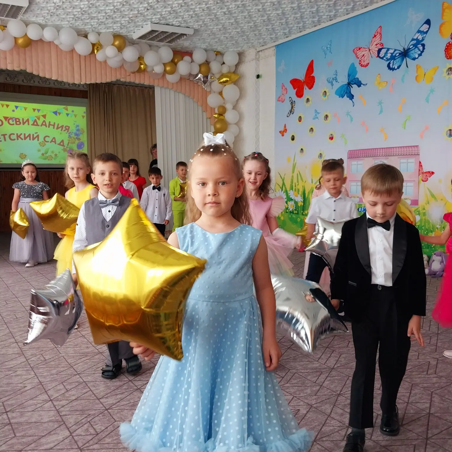 Сегодня в нашем сердце- одновременно радость и лёгкая грусть: наши малыши стали выпускн...