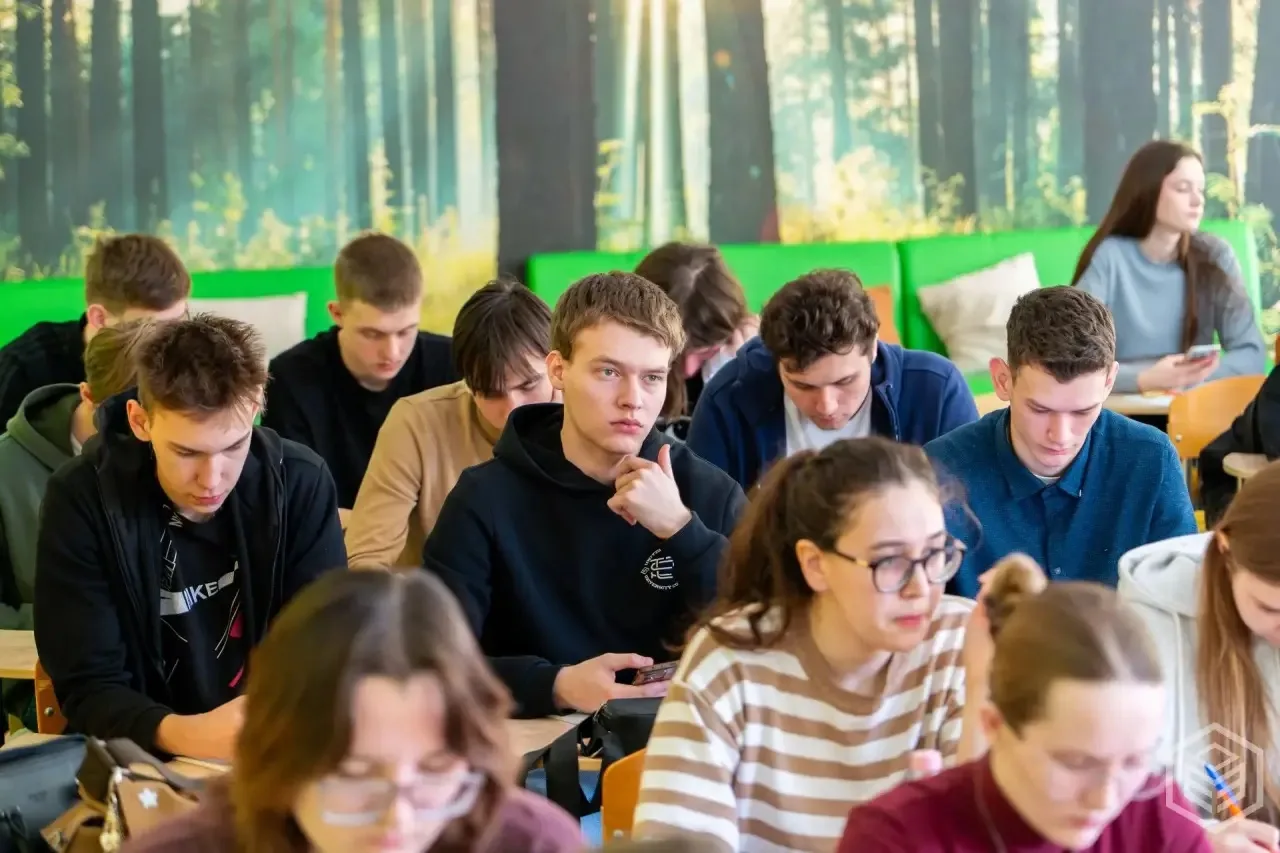 Международный фестиваль молодежи ждет участников и волонтеров!  Специалисты Кузбасского ГАУ продолжа