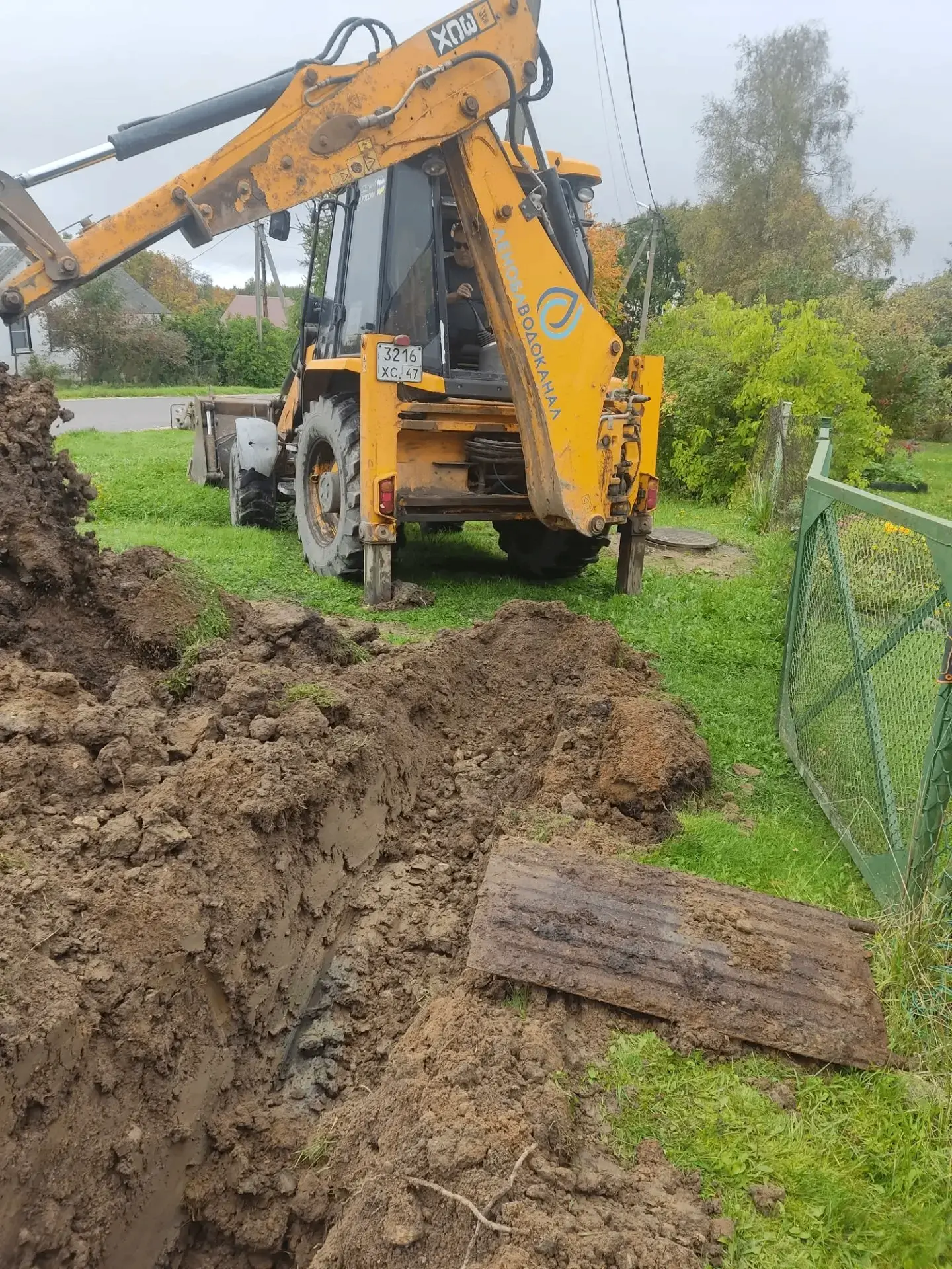 Леноблводоканал заменил 230 метров водопроводных труб в Глобицах Ломоносовского района