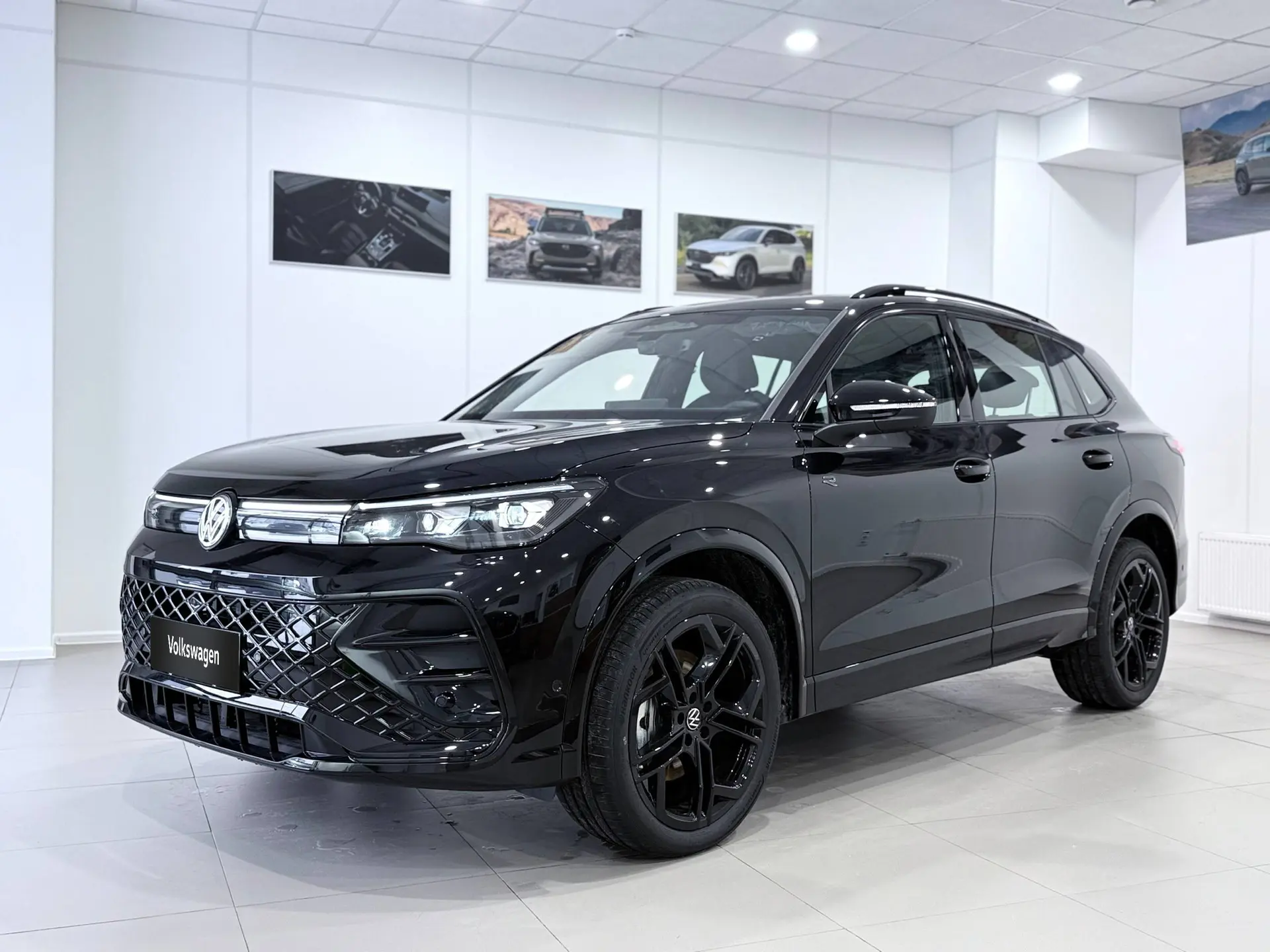 ✅ В ПРОДАЖЕ ✅
🚘 VOLKSWAGEN TIGUAN L PRO, 2.0 (220 л.с.), AMT 
 
Комплектация: R-Line Premium
Привод