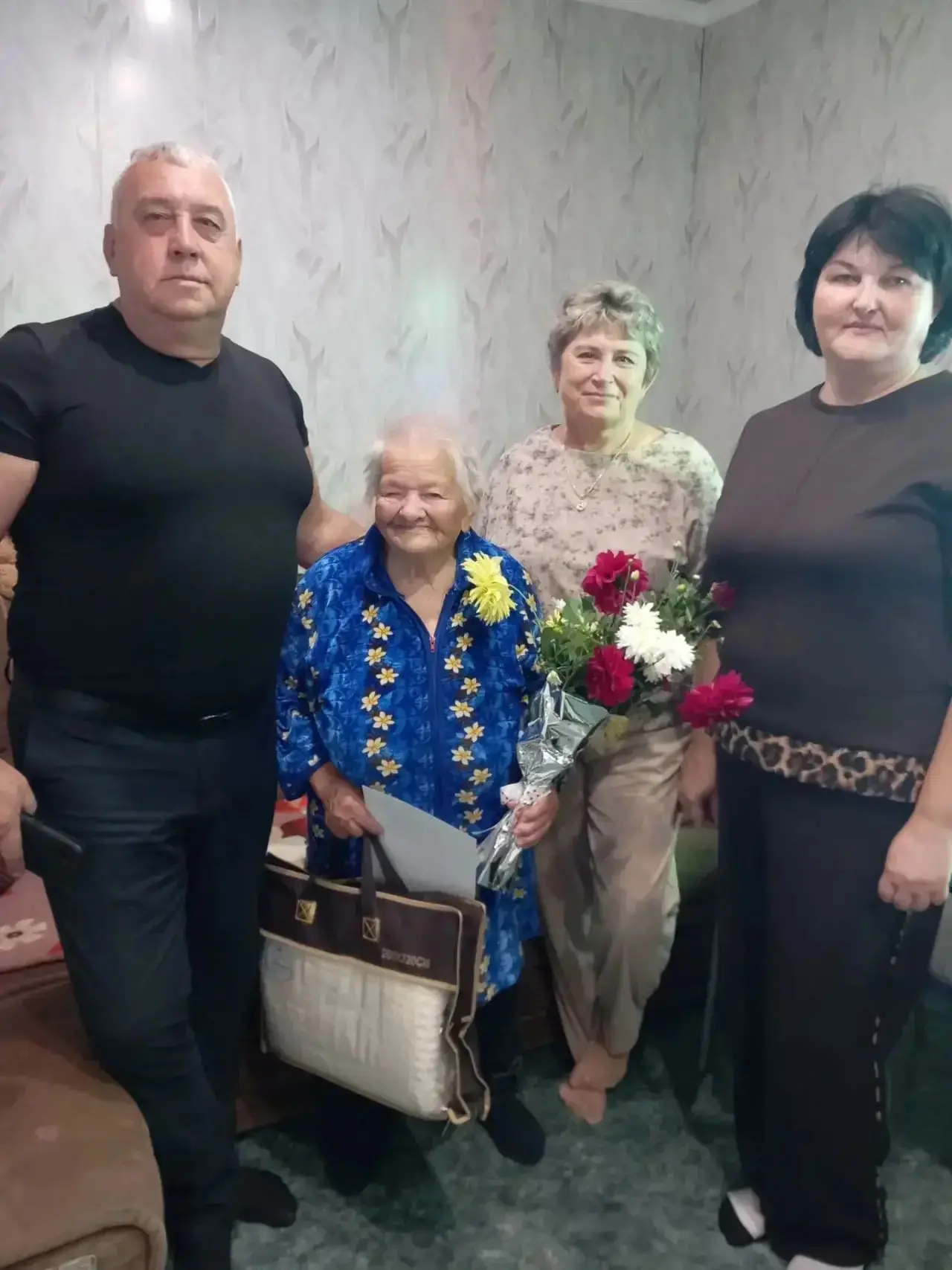 Жительница Тростянского сельского поселения Киндерова Лидия Фёдоровна отметила… — публикация канала «NOVO_TODAY Новоаннинский сегодня»