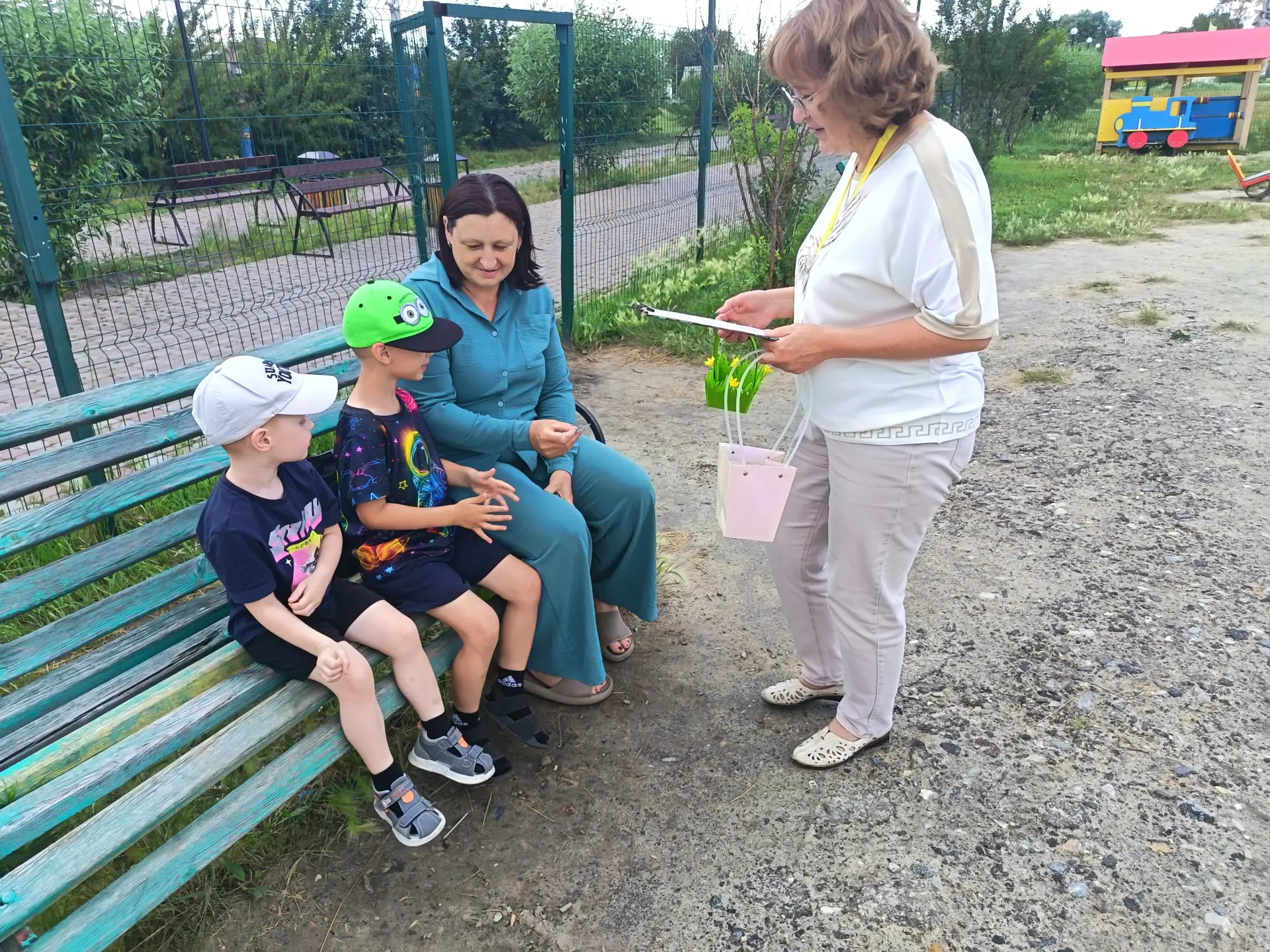 Библиотекари центральной библиотеки для жителей и гостей города провели акцию "Дом, где...