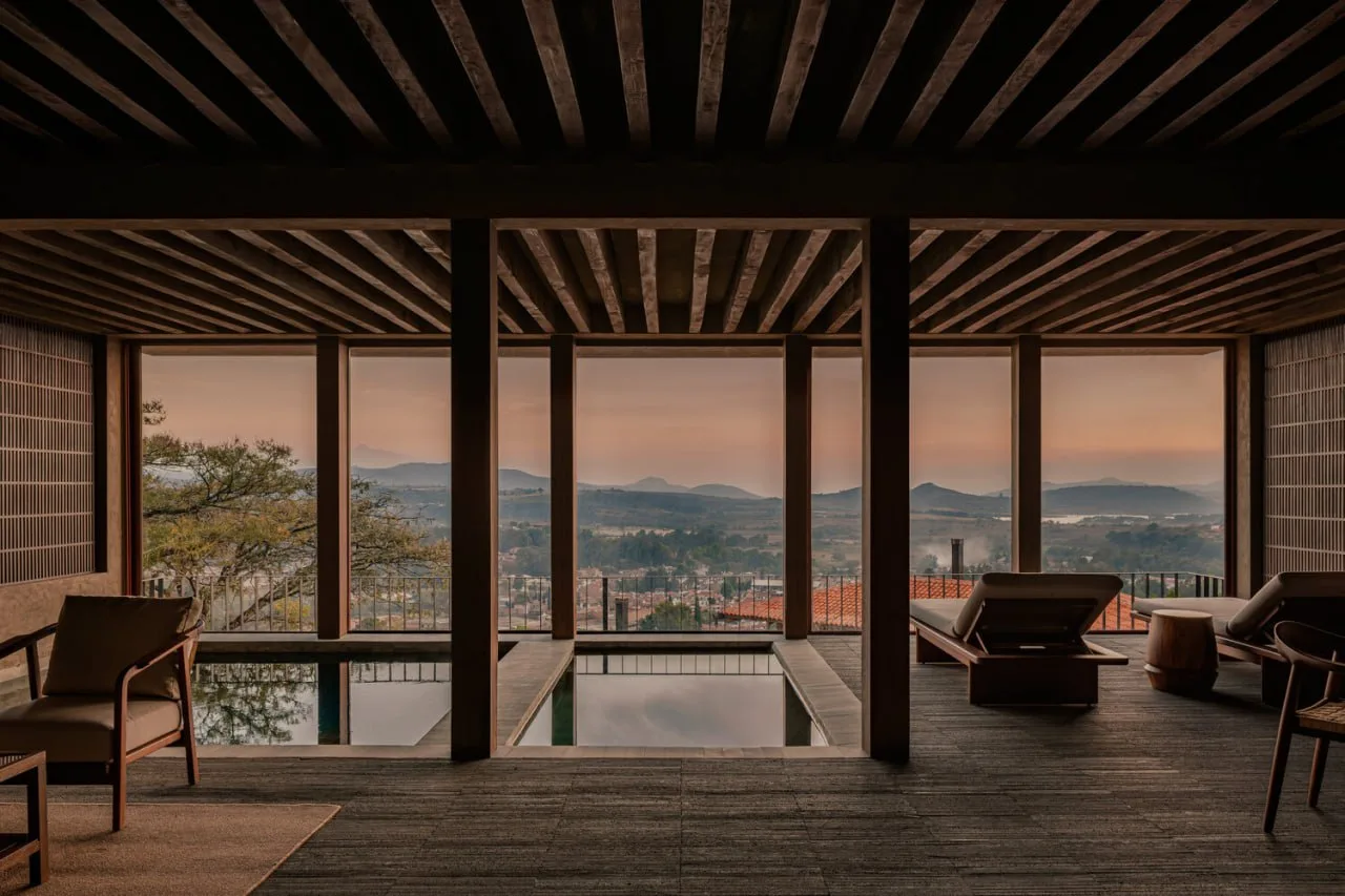 El Retiro Spa / Mendiola Arregui

El Retiro Spa формируется как уединённое пространство для размышле