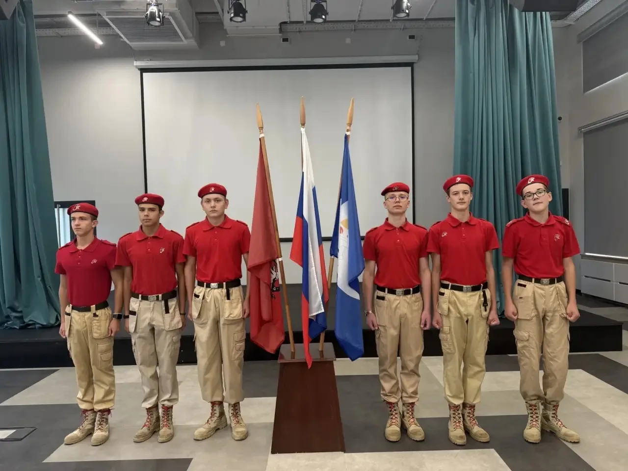 🇷🇺ТОРЖЕСТВЕННАЯ ЦЕРЕМОНИЯ ПОДНЯТИЯ ФЛАГА РОССИЙСКОЙ ФЕДЕРАЦИИ!🇷🇺
