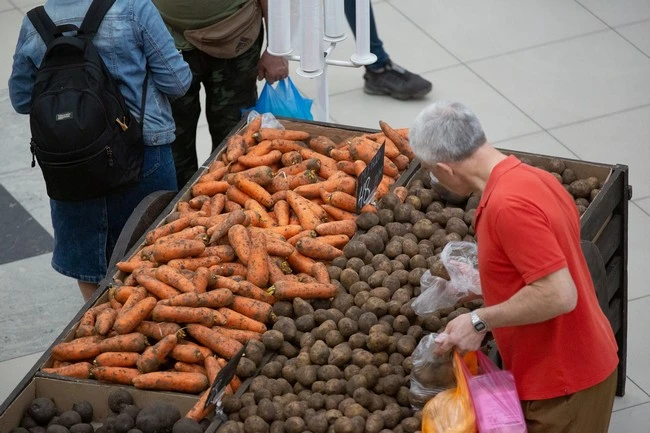 Уличных продавцов Центрального рынка Рязани перевели в павильоны