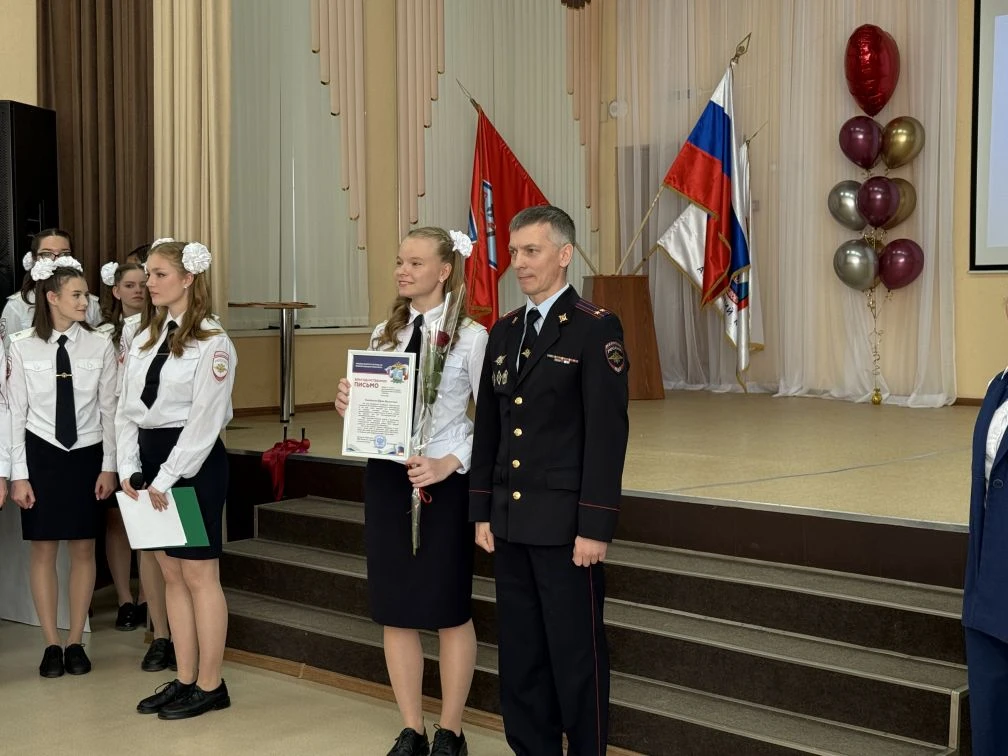 📚🔔 В краевой столице прозвенел последний звонок для кадет правоохранительного корпуса  Последний зво