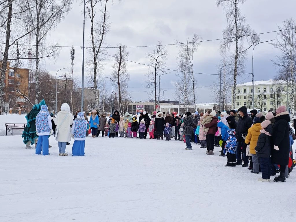 🌟 Погружаемся в зимнюю сказку 🌟  Сегодня в городском парке прошла развлекательная новогодняя програм