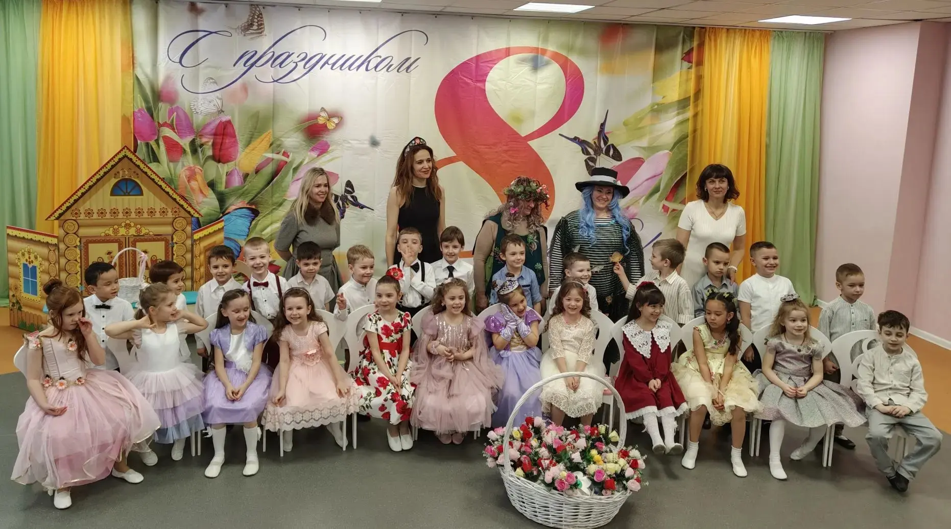 🌞Море улыбок и веселья в начале весны!  ⚘️В преддверии праздника весны и красоты воспитанники старши