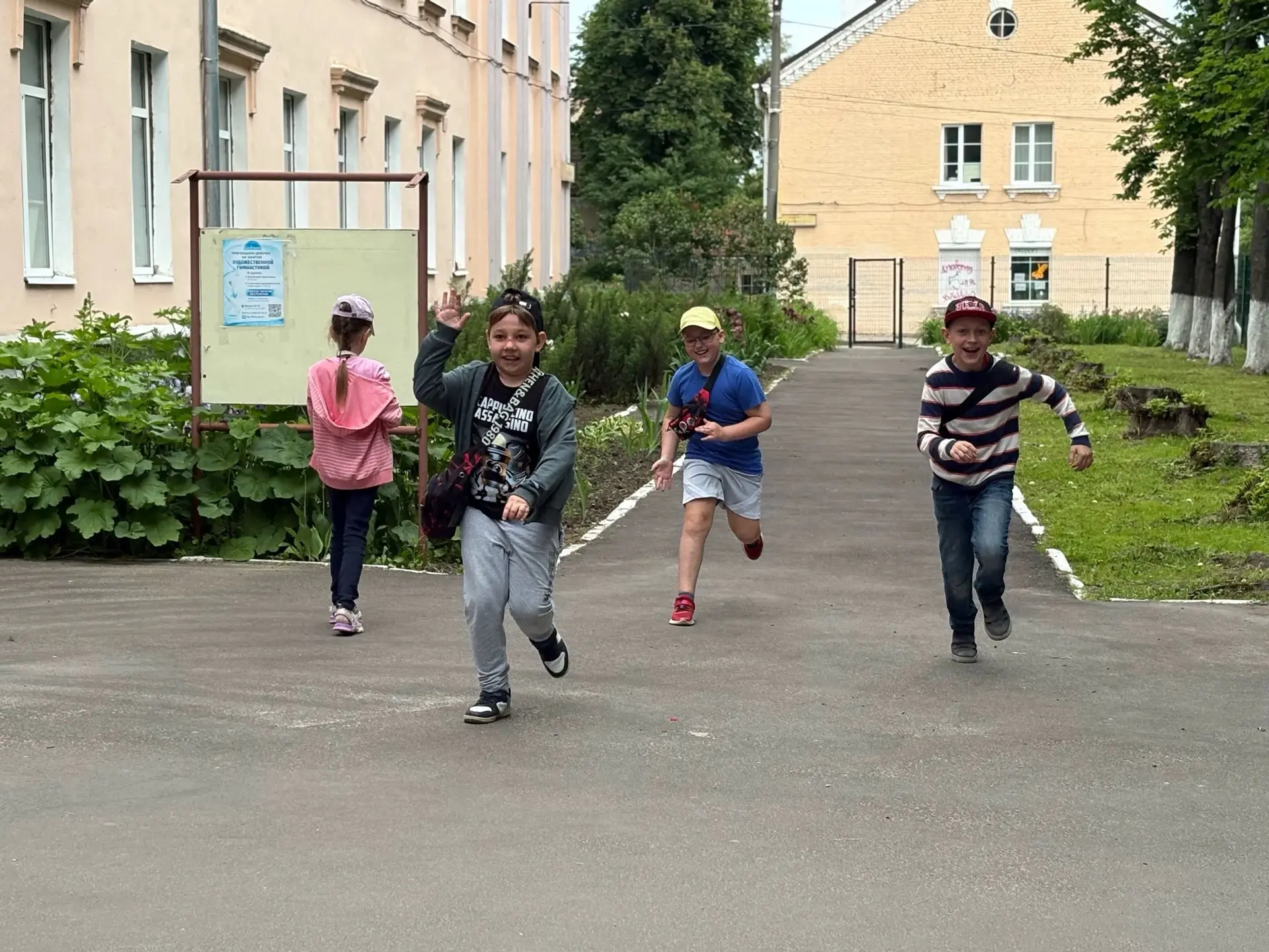 Когда бегаешь быстрее ветра, а дружба крепче любых рекордов! #ЛЕТОсНАМИ