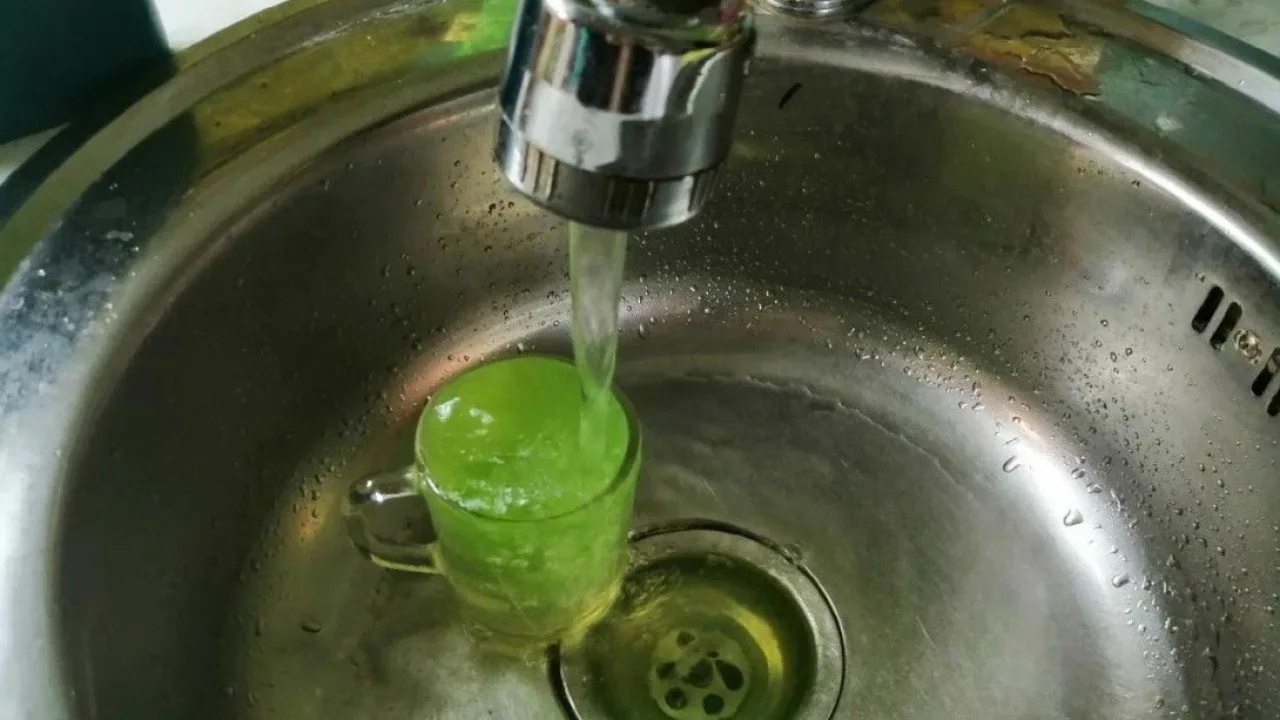 💧Зелёная вода из крана: это не авария, а проверка теплосетей