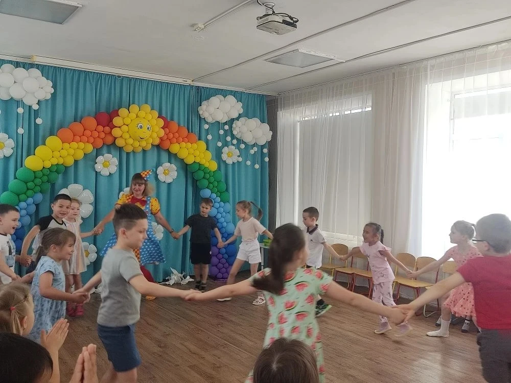 С Днём защиты детей! Здоровья, улыбок и море радости всем ребятам💐🌷🎉🎁🎈🎈🎉🎁