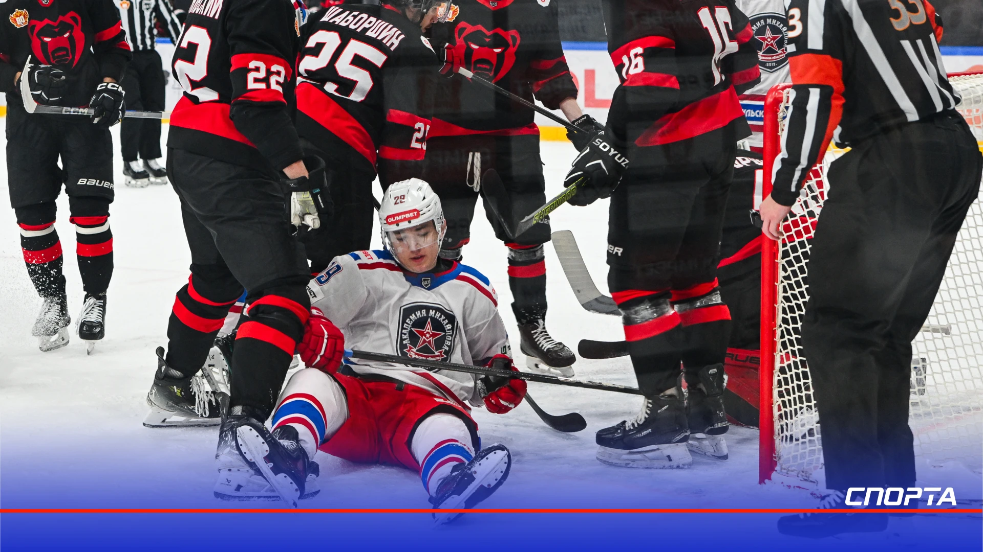 «Молот» забросил по шайбе в каждом периоде и обыграл АКМ 3:0