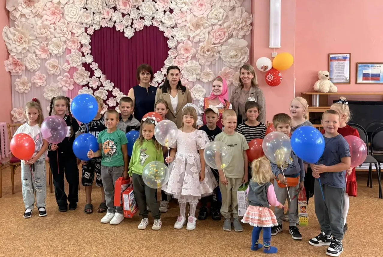 📚💼✏Сегодня в красивом зале нашего Центра был дан старт доброй ежегодной акции «Скоро ...