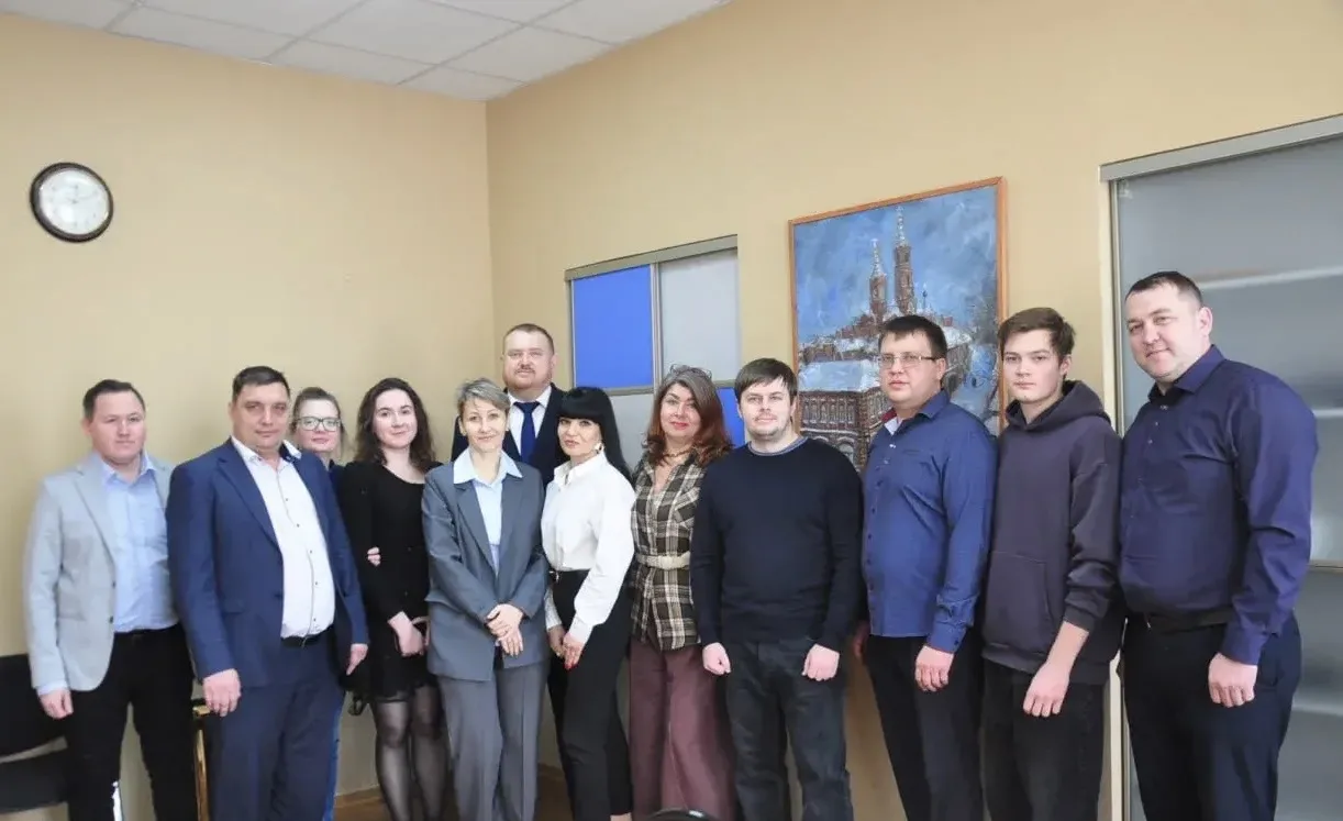 Добрый вечер, друзья!  Сегодня побывал в каждой редакции нашего города и поздравил журналистов с их 