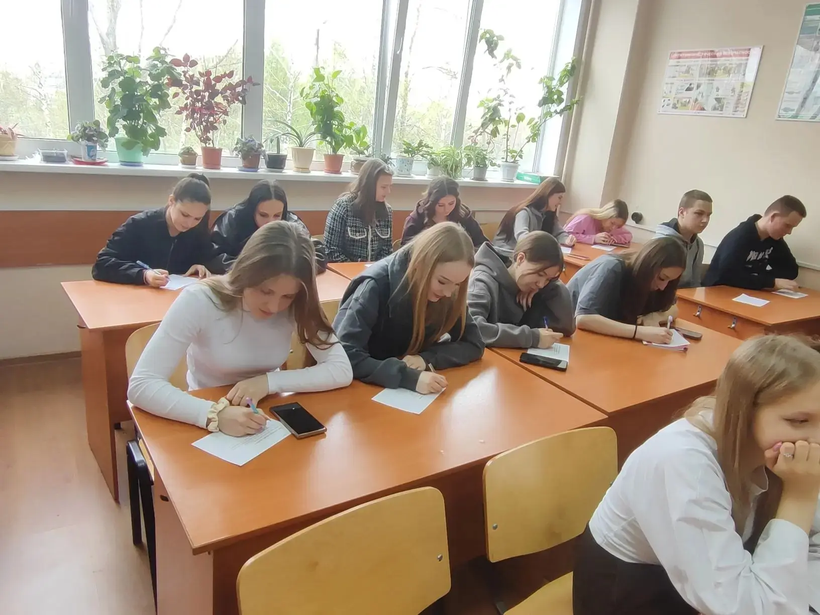 Познавательная беседа о коренных малочисленных народах России 🇷🇺  🎈 Сегодня, 30 апреля, страна отмеч