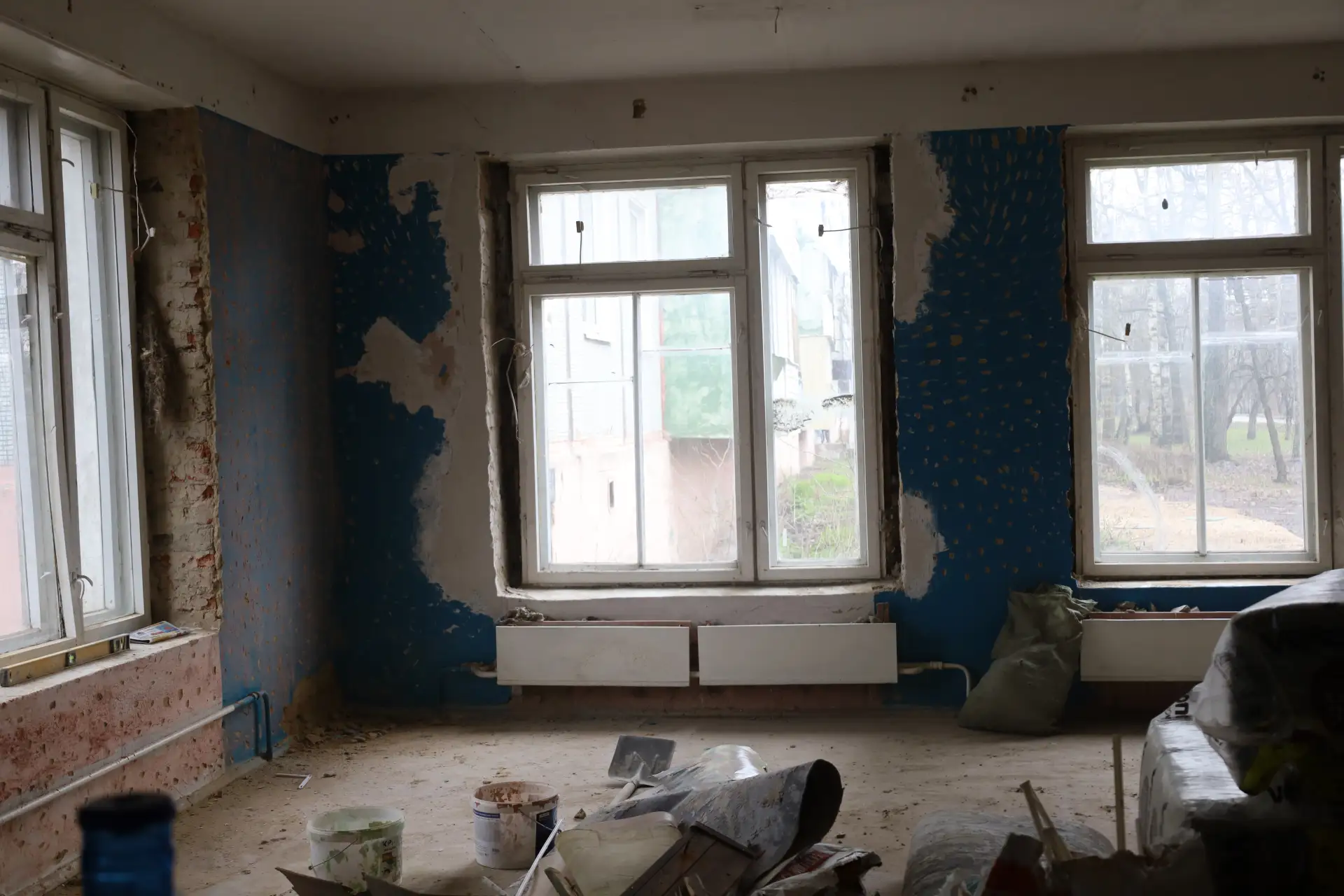 Чтение - вот лучшее учение!  В Новомосковске приступили к капитальному ремонту библиотеки № 9. Это с