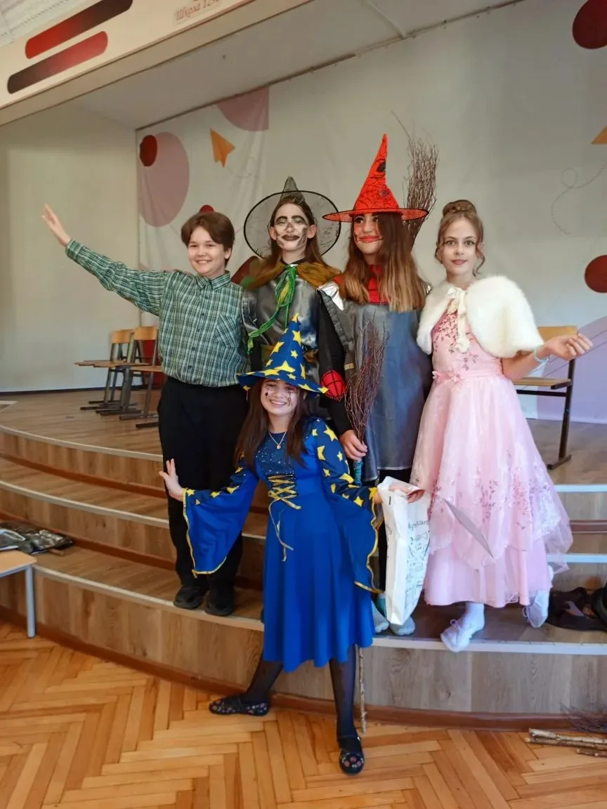 🎭 Отчётный концерт хора «Три Ключа» — мюзикл «Маленькая Баба-Яга»  В последние дни уходящего учебног