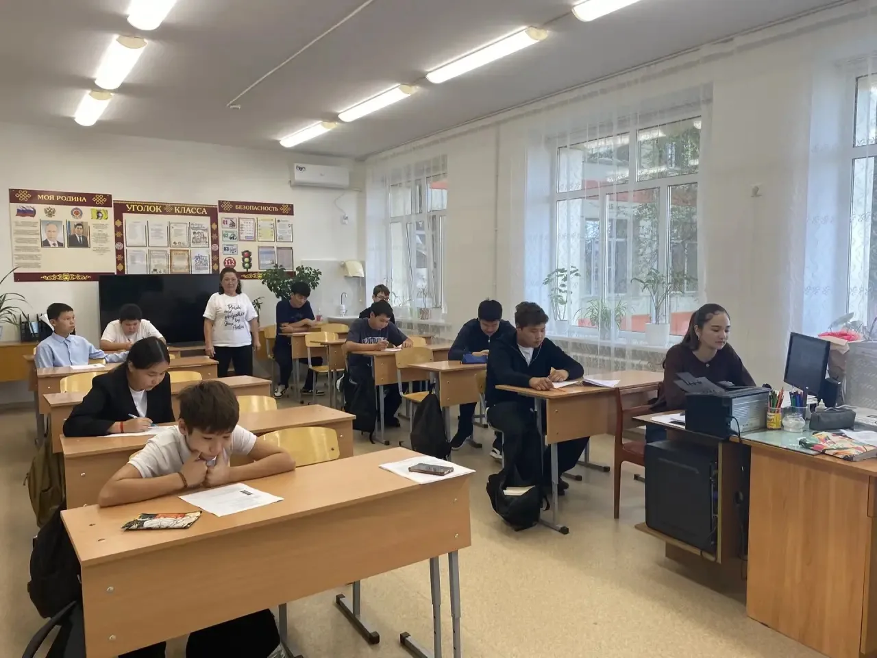 В школе продолжается участие учащихся в школьном этапе Всероссийской олимпиады школьник...