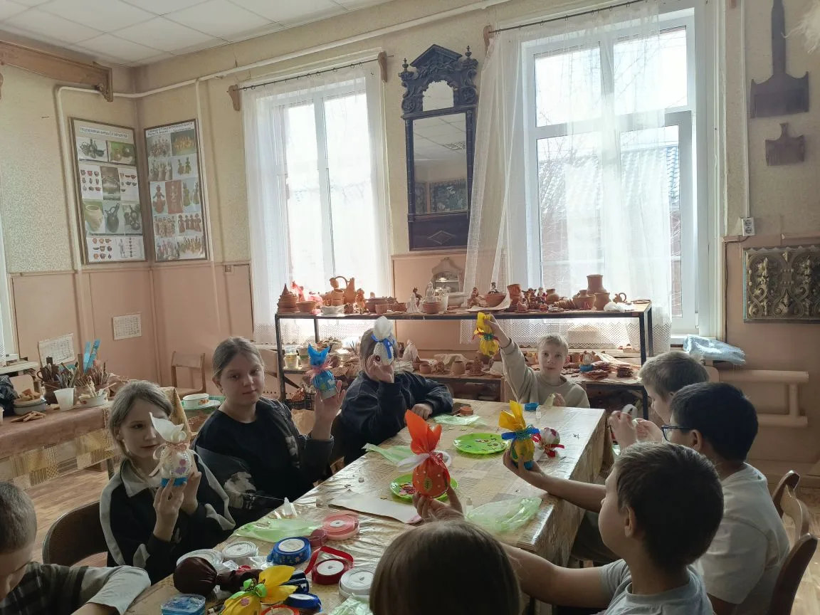 🎨 Весенние каникулы с пользой и творчеством!  ☀️В рамках весенних каникул обучающиеся 5 «В» класса в