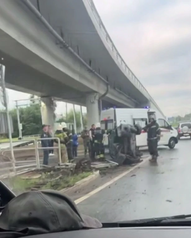 Кряж, жесткое ДТП, легковушка оказалась на боку